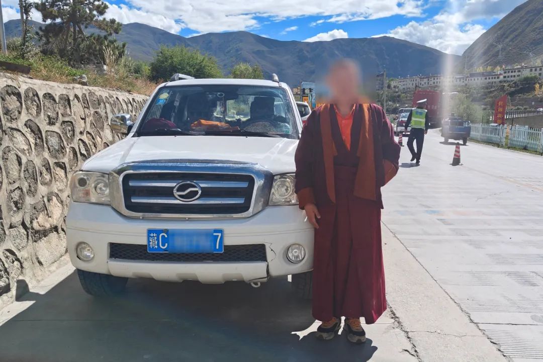 加查交警曝光近期无证驾驶违章案例，含违法驾驶人及处理结果