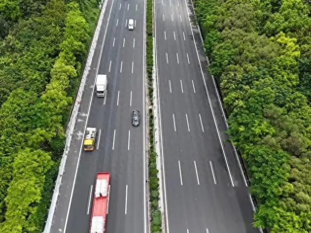 高速测速新规来了！断崖式限速被叫停