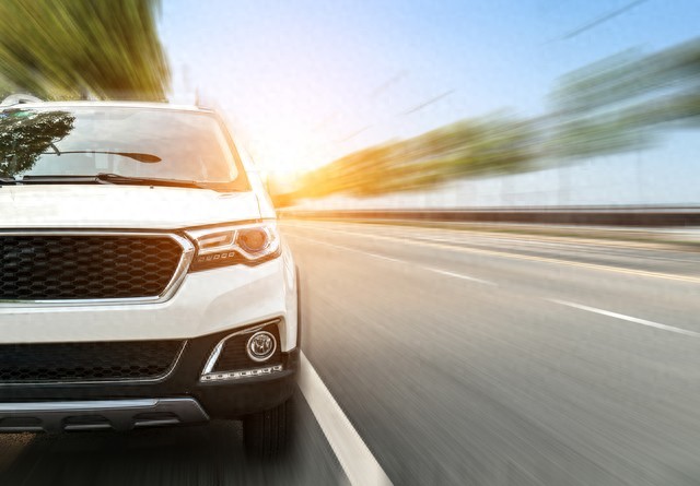 高速行车莫龟速！遵守规则保持合理车速，安全驾驶不害人