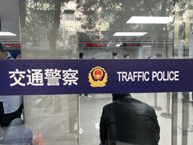 夏日酒后驾驶多发，交警严查酒驾等违法，曝光非法营运车辆