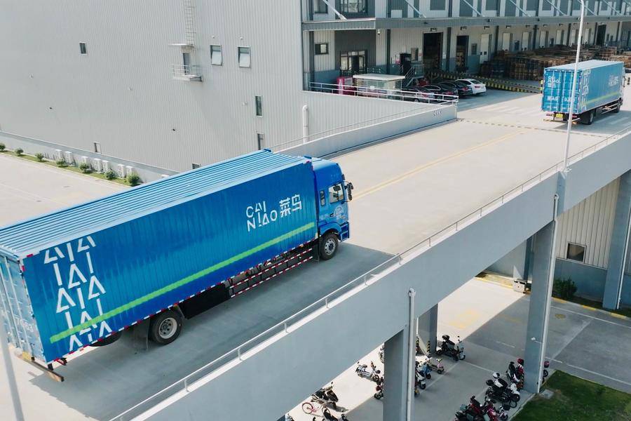 物流企业注意:无人车巨头联手,快递停运前赶紧布局