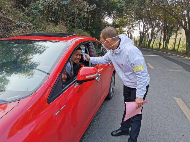 博罗党员奋战疫情一线，劝阻游客、排查人员、宣传防疫知识