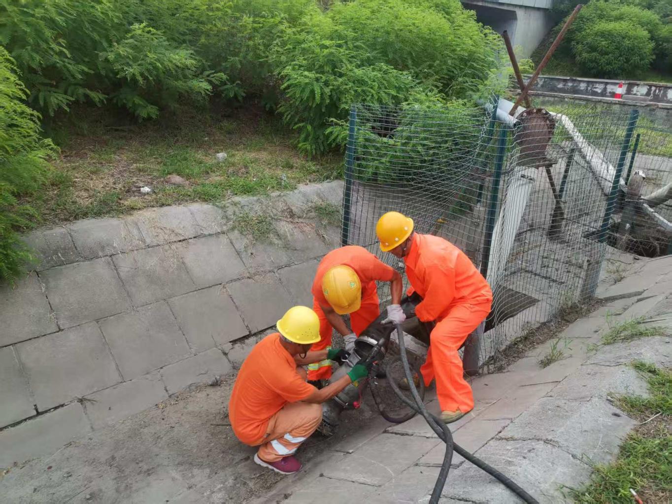 北京入汛暴雨升级,高速道路养护公司全力守护道路安全