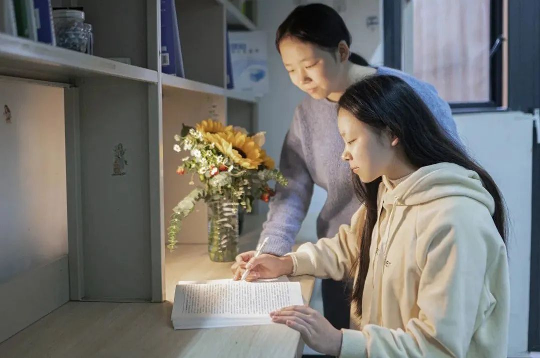 四川部分高职院校宿舍情况，含成都纺专等学校宿舍设施