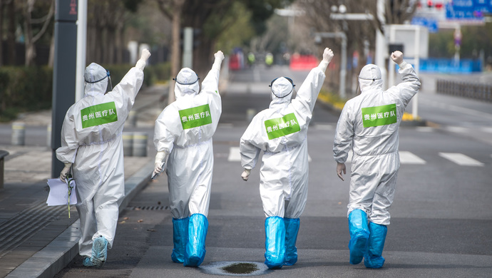 新冠疫情首先在我国爆发，如今全球形势不容乐观