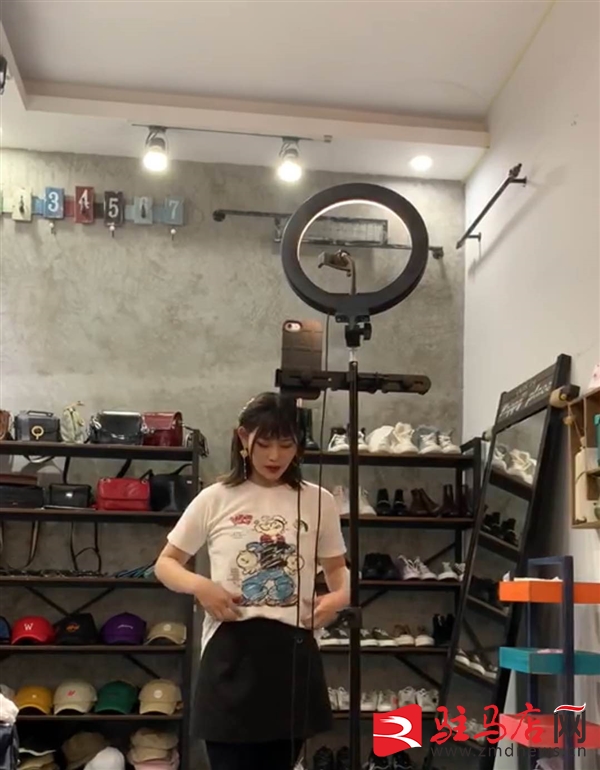 疫情下生活新变化：云购物、云娱乐，宅家也精彩