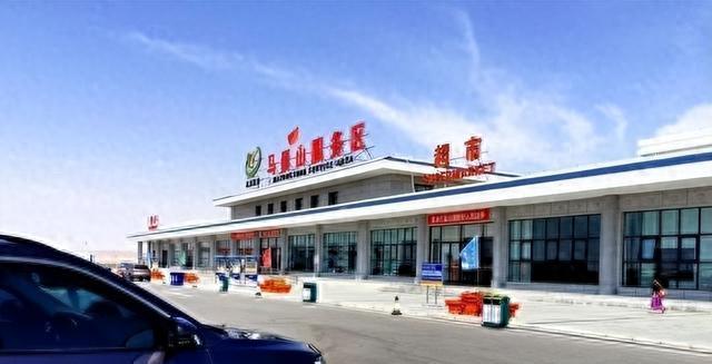 高速服务区大变样！充电、文旅融合，成大货车司机新依赖地