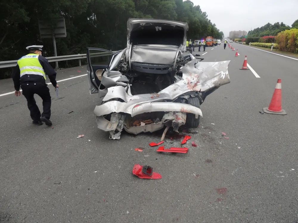 福建高速货车事故多发,这些安全行车规范请牢记