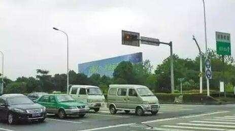 盘点开车令人讨厌行为:非违章但惹人烦,你遇过几种?