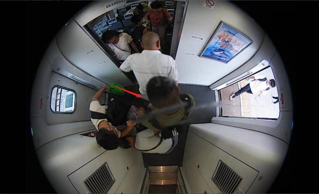 广州铁路警察:小心!这里是小偷的聚集地