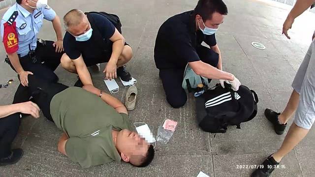 广州铁路警察:小心!这里是小偷的聚集地