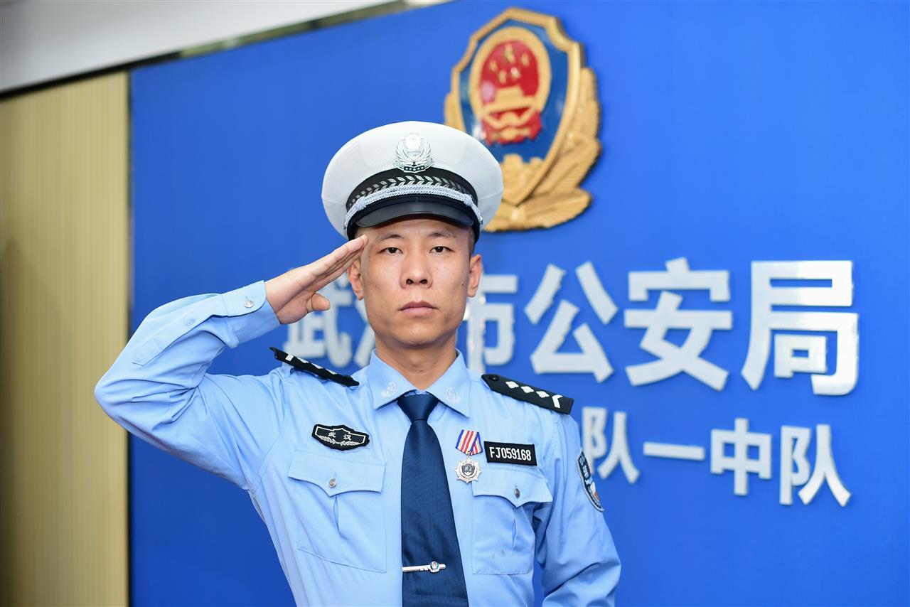 高考期间武汉或迎暴雨,硚口区交通大队全力保障高考交通