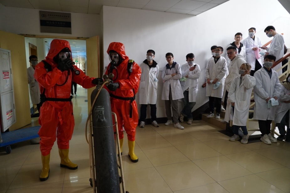 上海高校实验室安全管理严控常态化,警钟长鸣