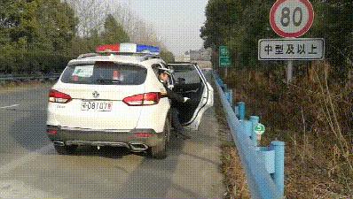 高速应急车道非安全区，远离二次事故侵占，留出生命通道