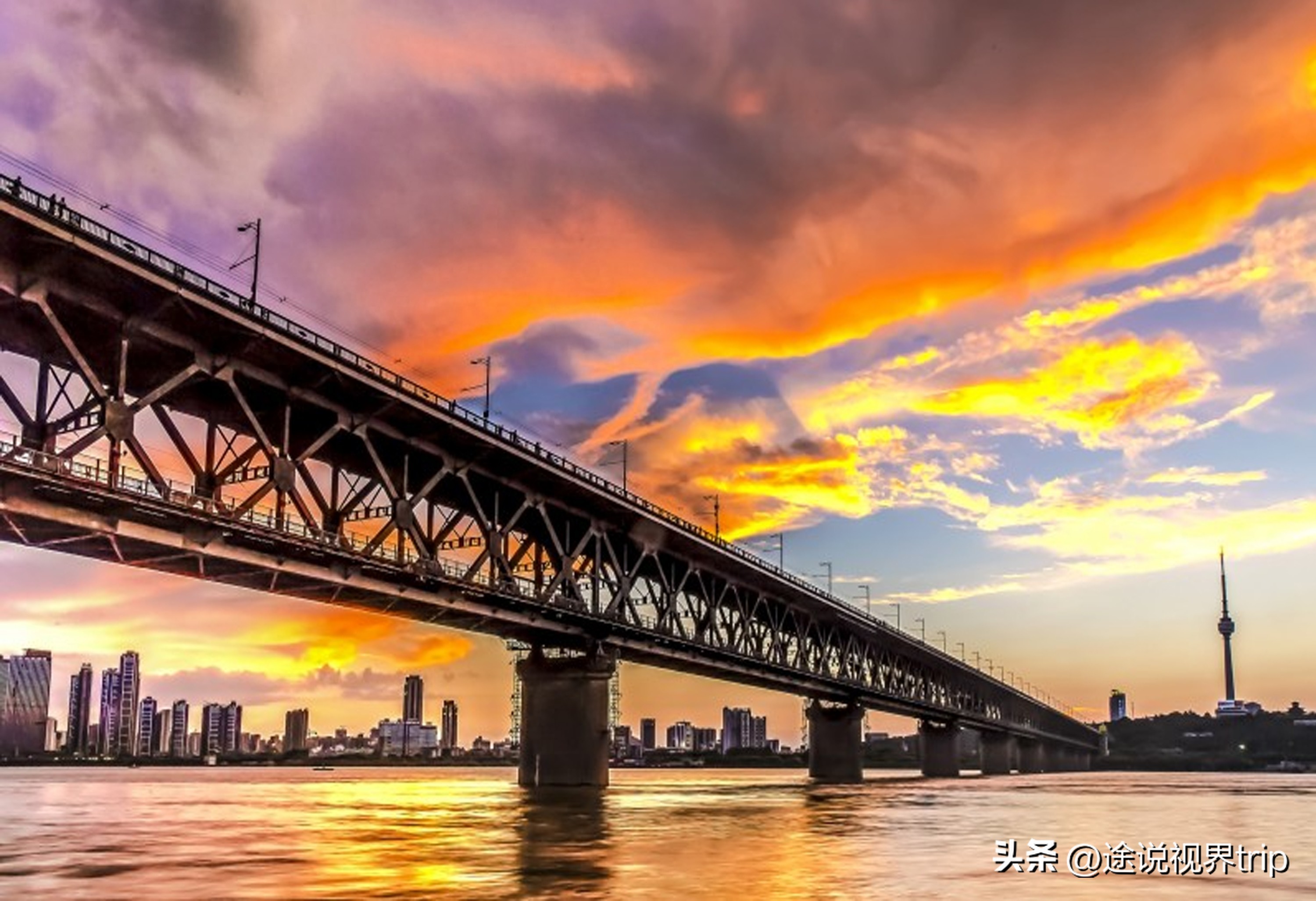 盘点国内十大桥梁工程，领略如武汉长江大桥、东海大桥等的魅力