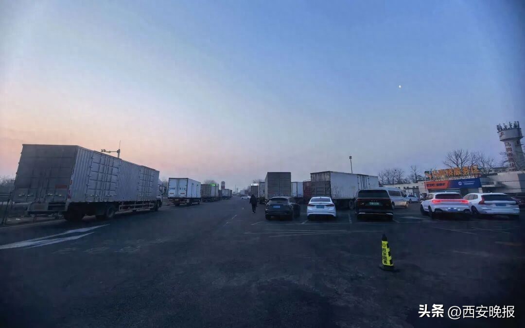 春节高速服务区变迁：充电等设施升级，长途补能多元化