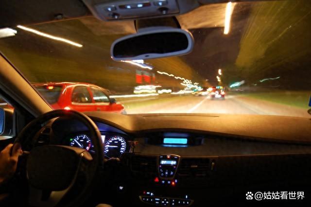 高速服务区能停车过夜吗？会不会收超时费？答案来了