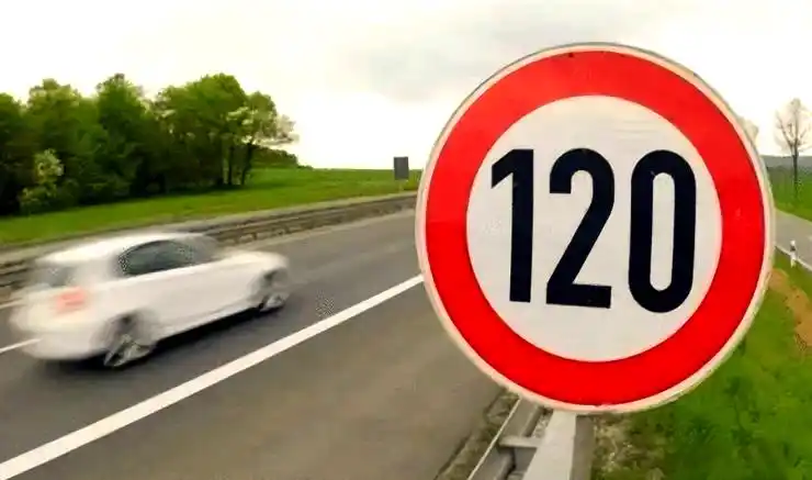 老司机为啥爱在高速把车速控制在100km/h？限速标准来了