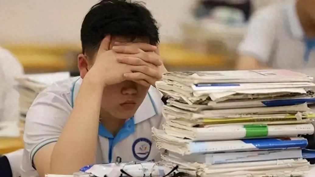 高考复读必看：被录取不报到，下年志愿只能填4个