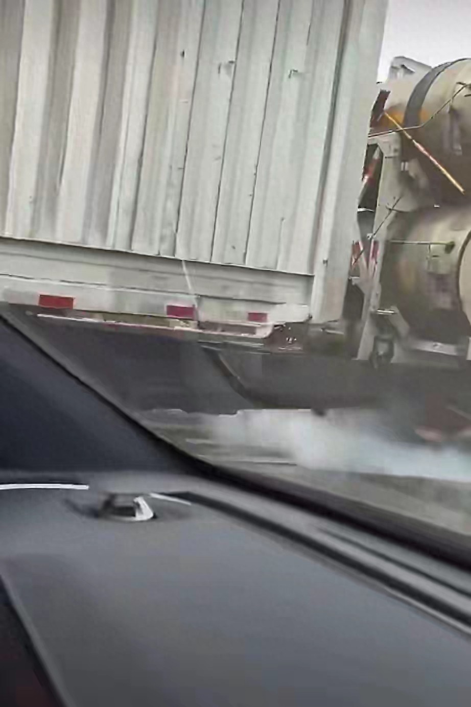 江西一家五口高速车祸1死4伤！别让团圆变冒险