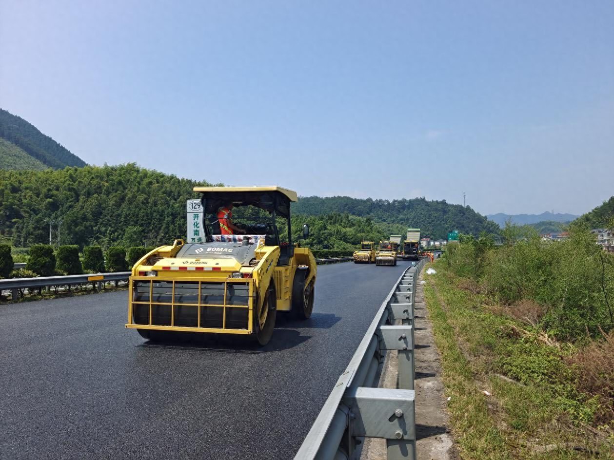 衢州高速养护新高度：节能、绿色，循环利用沥青料省成本